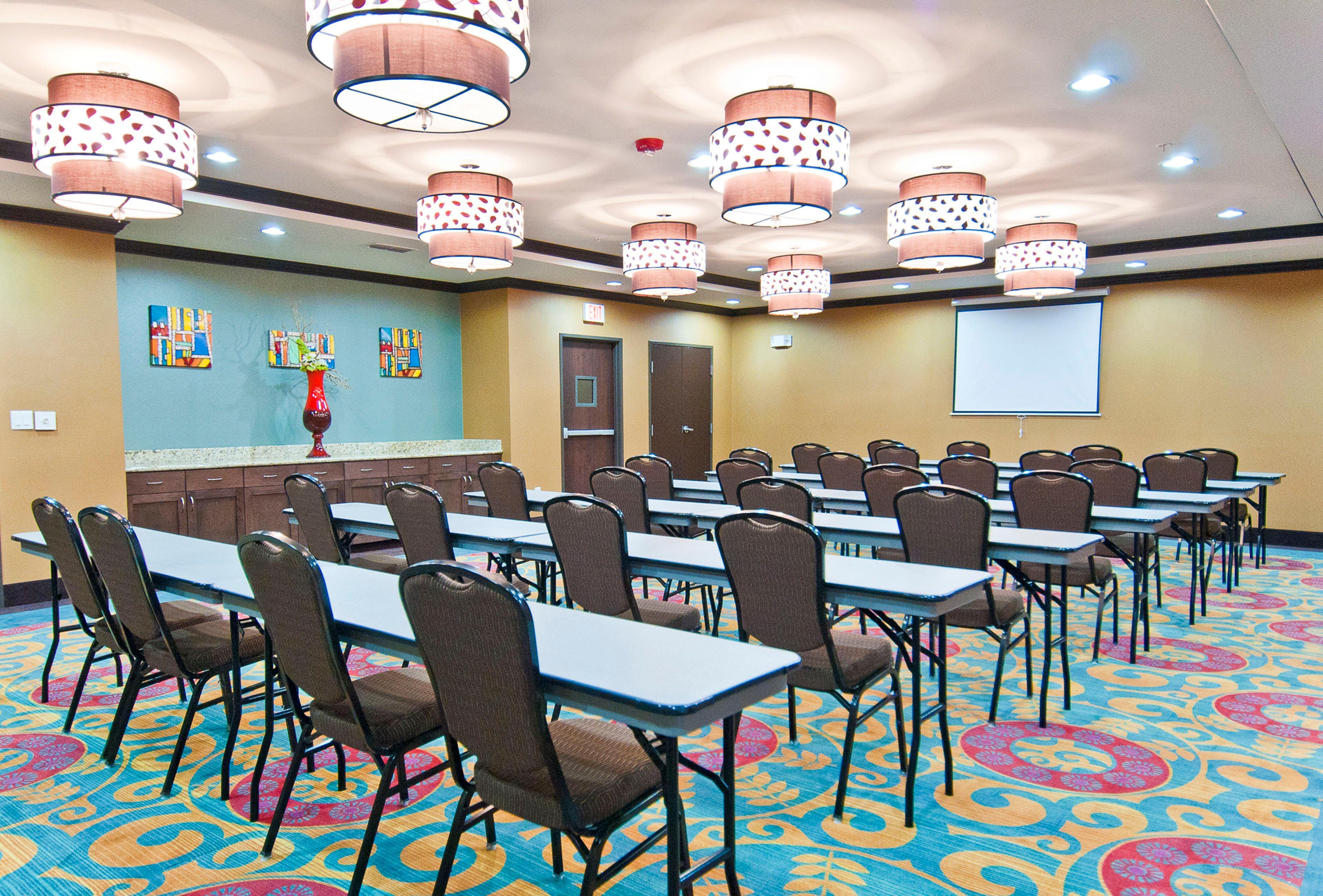 Holiday Inn Express & Suites San Antonio Frost Bank Center By Ihg Exterior foto