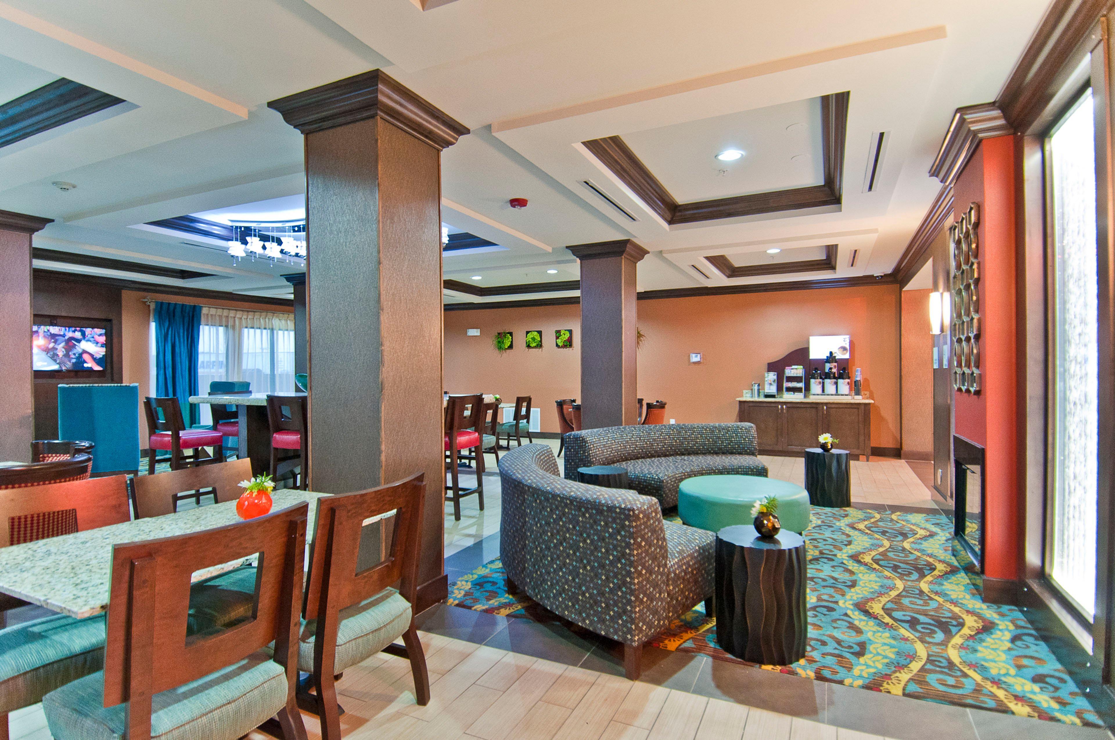 Holiday Inn Express & Suites San Antonio Frost Bank Center By Ihg Exterior foto